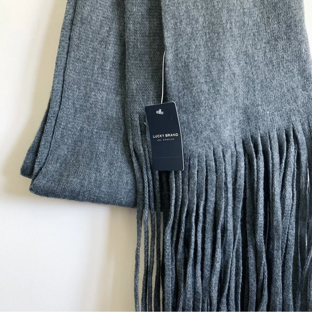 NWT Lucky Brand Brushed Knit Fringe Scarf Gray